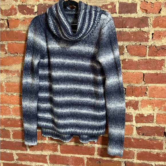 ❄️ blue ombré knit ❄️ - Picture 1 of 4